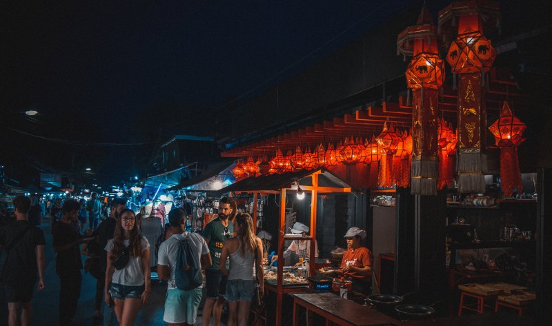 伊犁美食店推荐，六星街美食推荐店有哪些品牌的