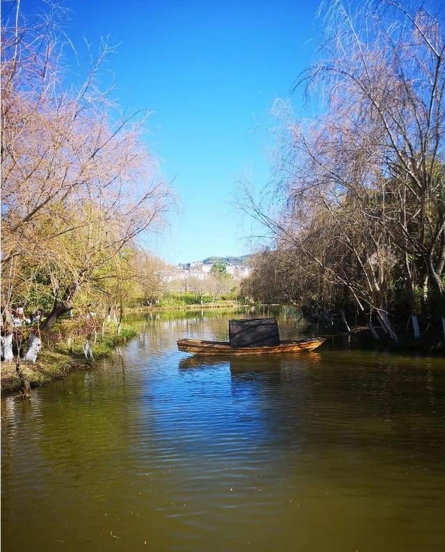 春节后初二，初三左右，我跟我老公想去云南旅游。不知道那个时间去还能玩到什么好玩的？有没有具体的攻略，春节初三昆明去哪里玩