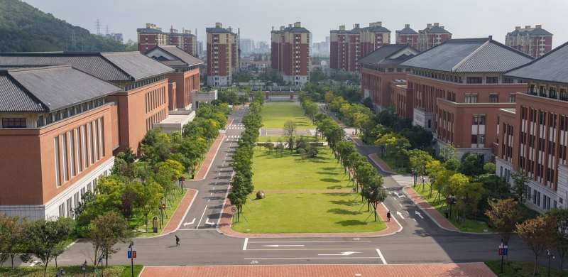 中医药大学和桂林理工大学哪个好，桂林师大附近美食推荐地方有哪些好吃的