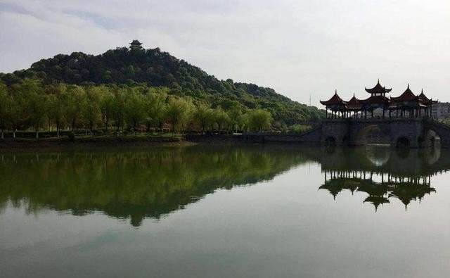 宜春十大寺庙,去宜春玩住哪里好