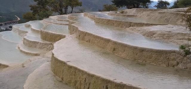 好想好想去旅游，不过不知道能去哪，秋天哪里最适合游玩，再过几天去哪里玩